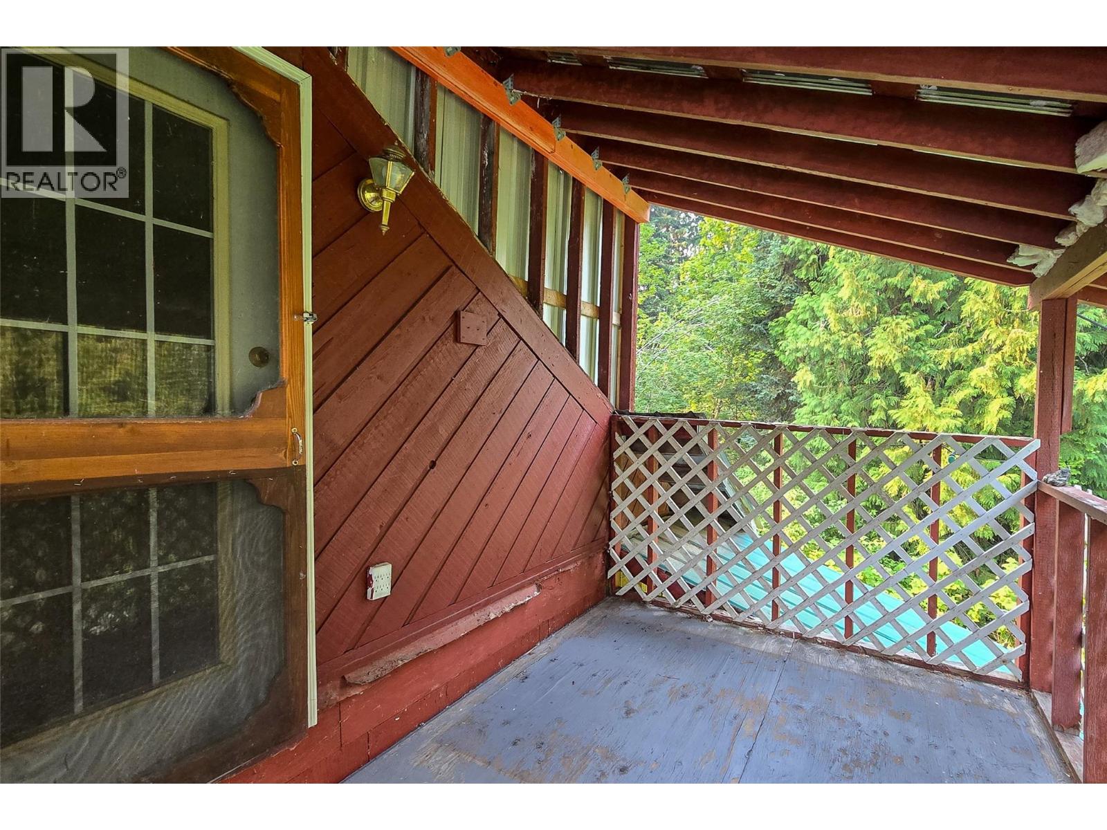 475 Westside Road, Trout Lake, British Columbia  V0G 1R2 - Photo 20 - 10397277