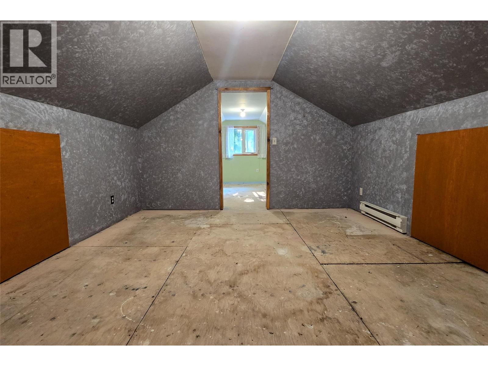 475 Westside Road, Trout Lake, British Columbia  V0G 1R2 - Photo 22 - 10397277