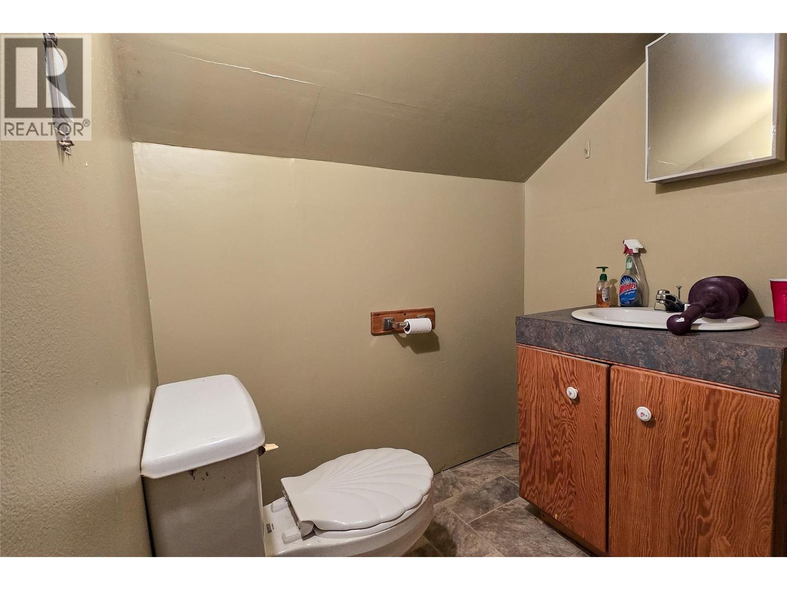 475 Westside Road, Trout Lake, British Columbia  V0G 1R2 - Photo 23 - 10397277