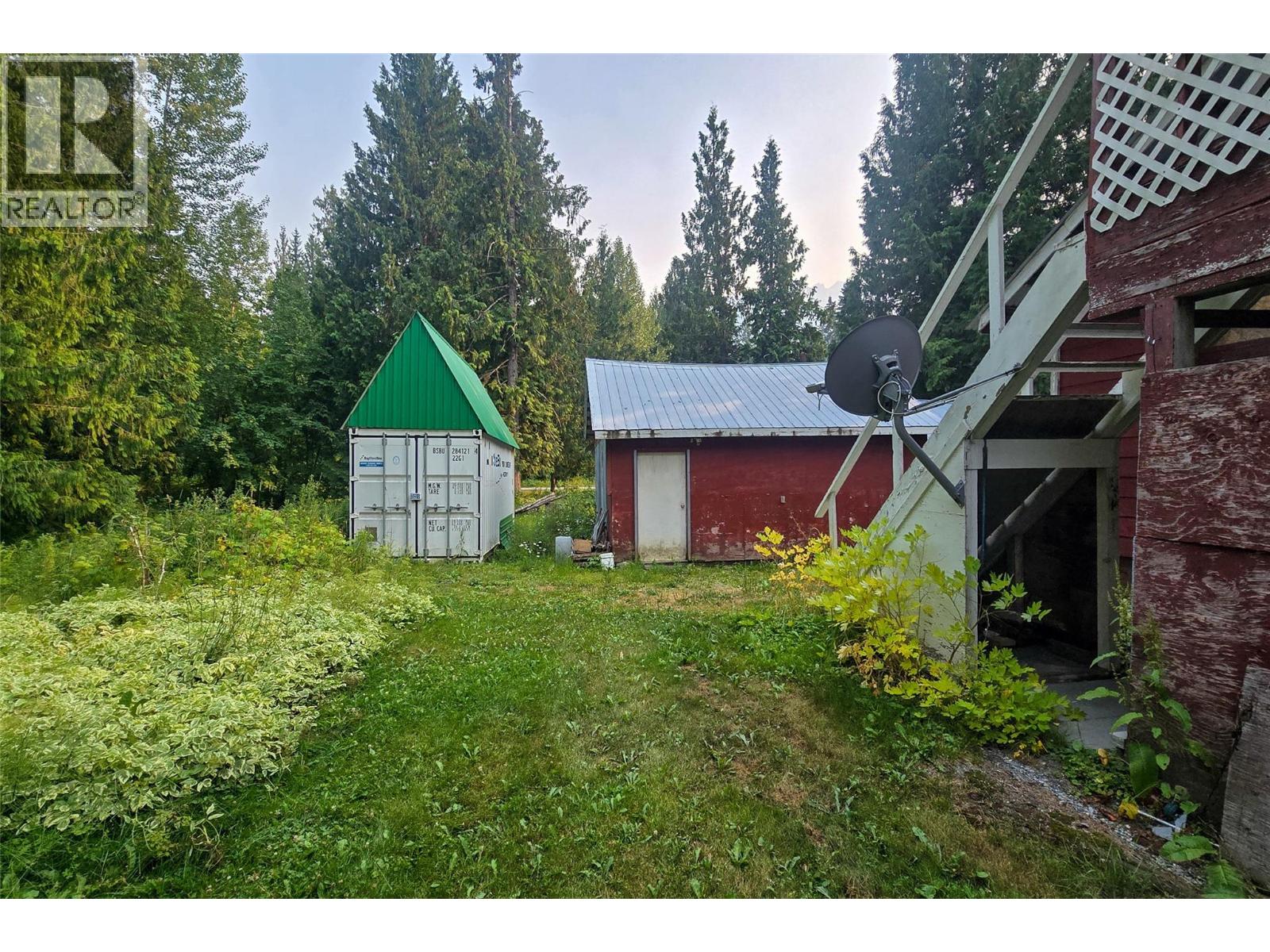 475 Westside Road, Trout Lake, British Columbia  V0G 1R2 - Photo 25 - 10397277