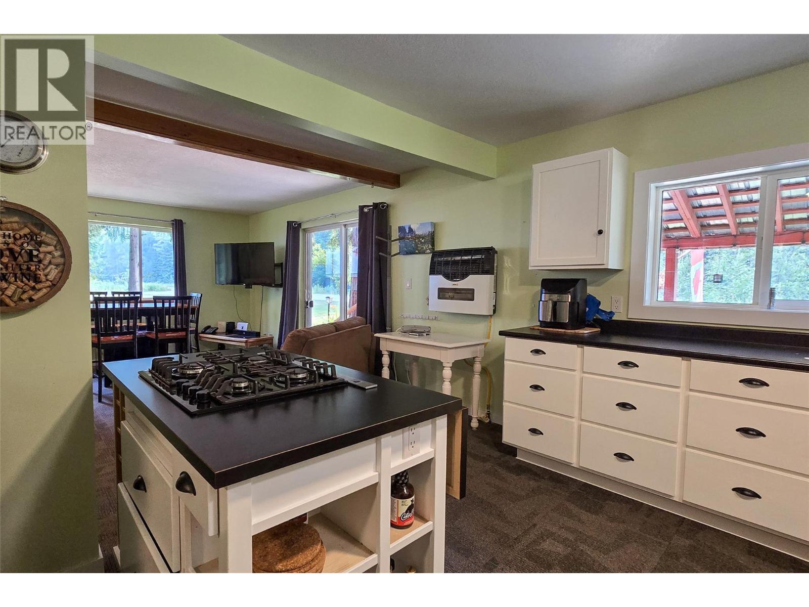 475 Westside Road, Trout Lake, British Columbia  V0G 1R2 - Photo 8 - 10397277