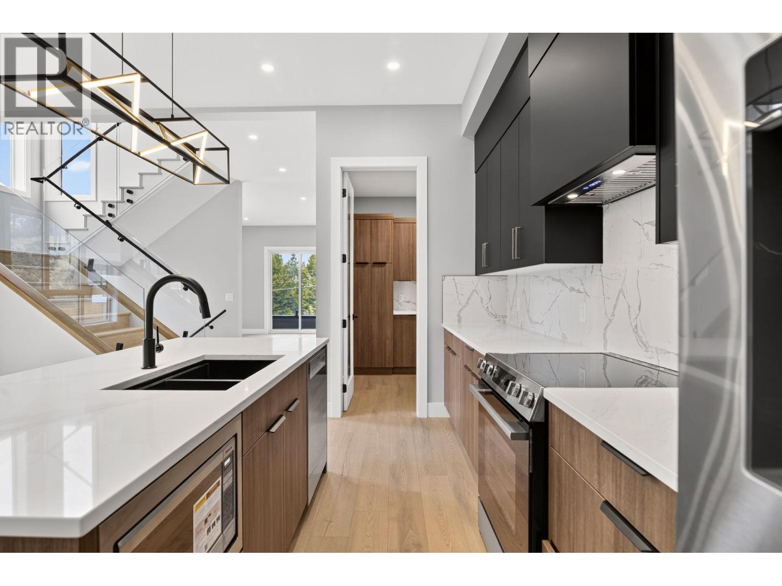 757 Barnaby Road Unit# 1, Kelowna, British Columbia  V1W 4N9 - Photo 6 - 10397265