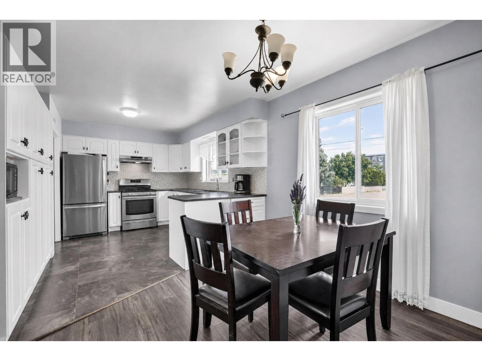 317 Haynes Street, Penticton, British Columbia  V2A 5S1 - Photo 5 - 10397367