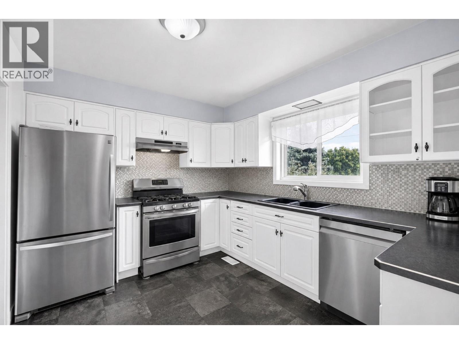 317 Haynes Street, Penticton, British Columbia  V2A 5S1 - Photo 6 - 10397367