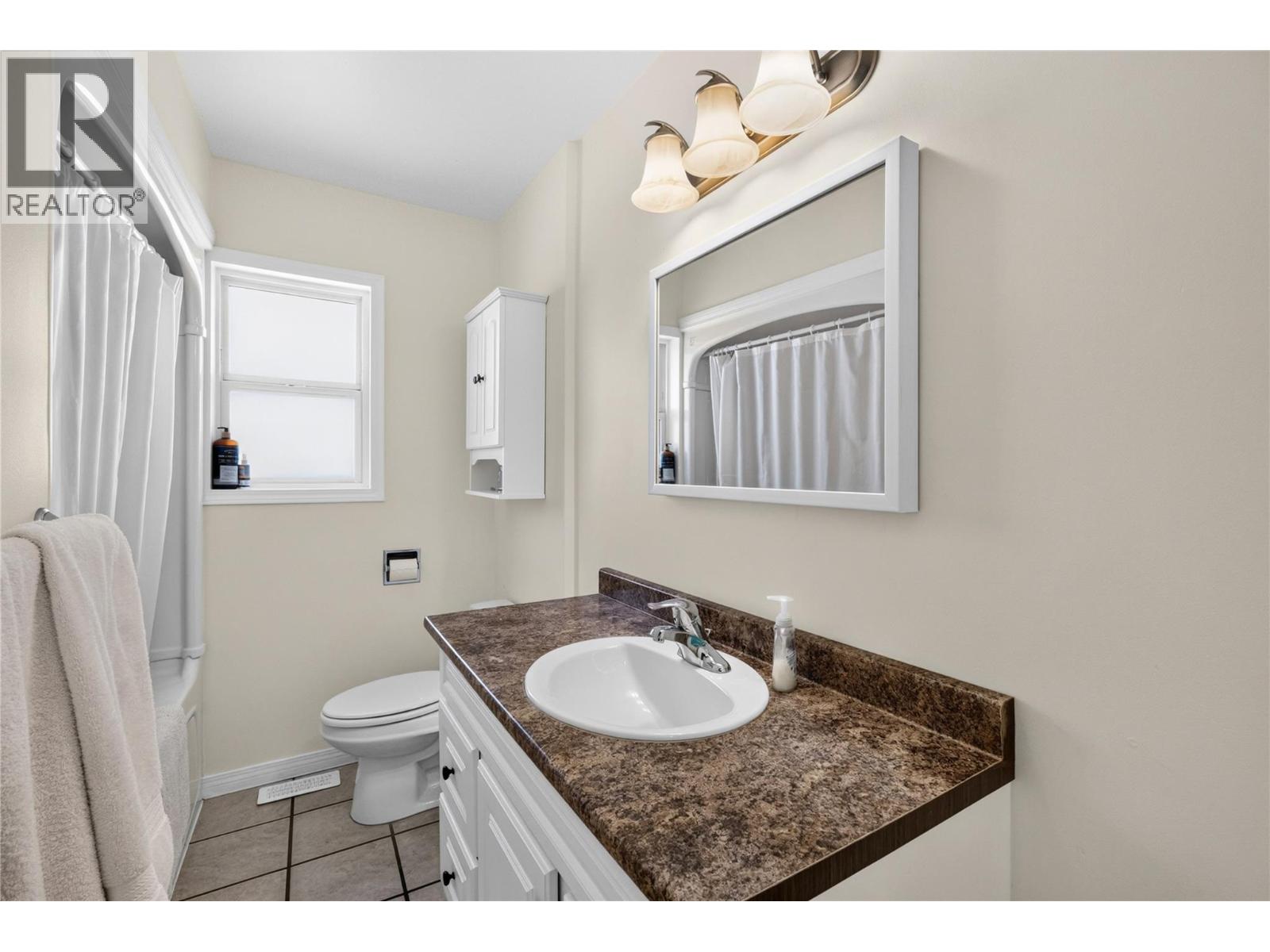 317 Haynes Street, Penticton, British Columbia  V2A 5S1 - Photo 8 - 10397367