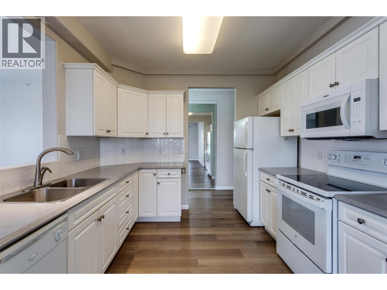 1962 Enterprise Way Unit# 401, Kelowna, British Columbia  V1Y 9S6 - Photo 2 - 10396429