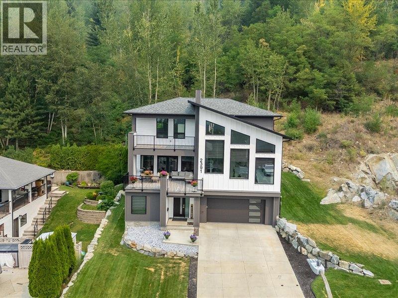 2391 Mcbride Street, Trail, British Columbia  V1R 3A6 - Photo 1 - 10397077