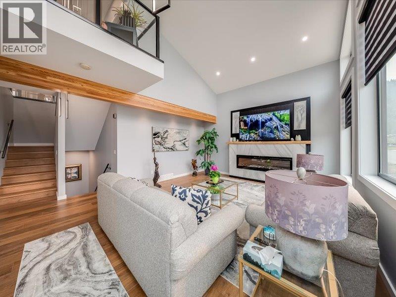 2391 Mcbride Street, Trail, British Columbia  V1R 3A6 - Photo 10 - 10397077