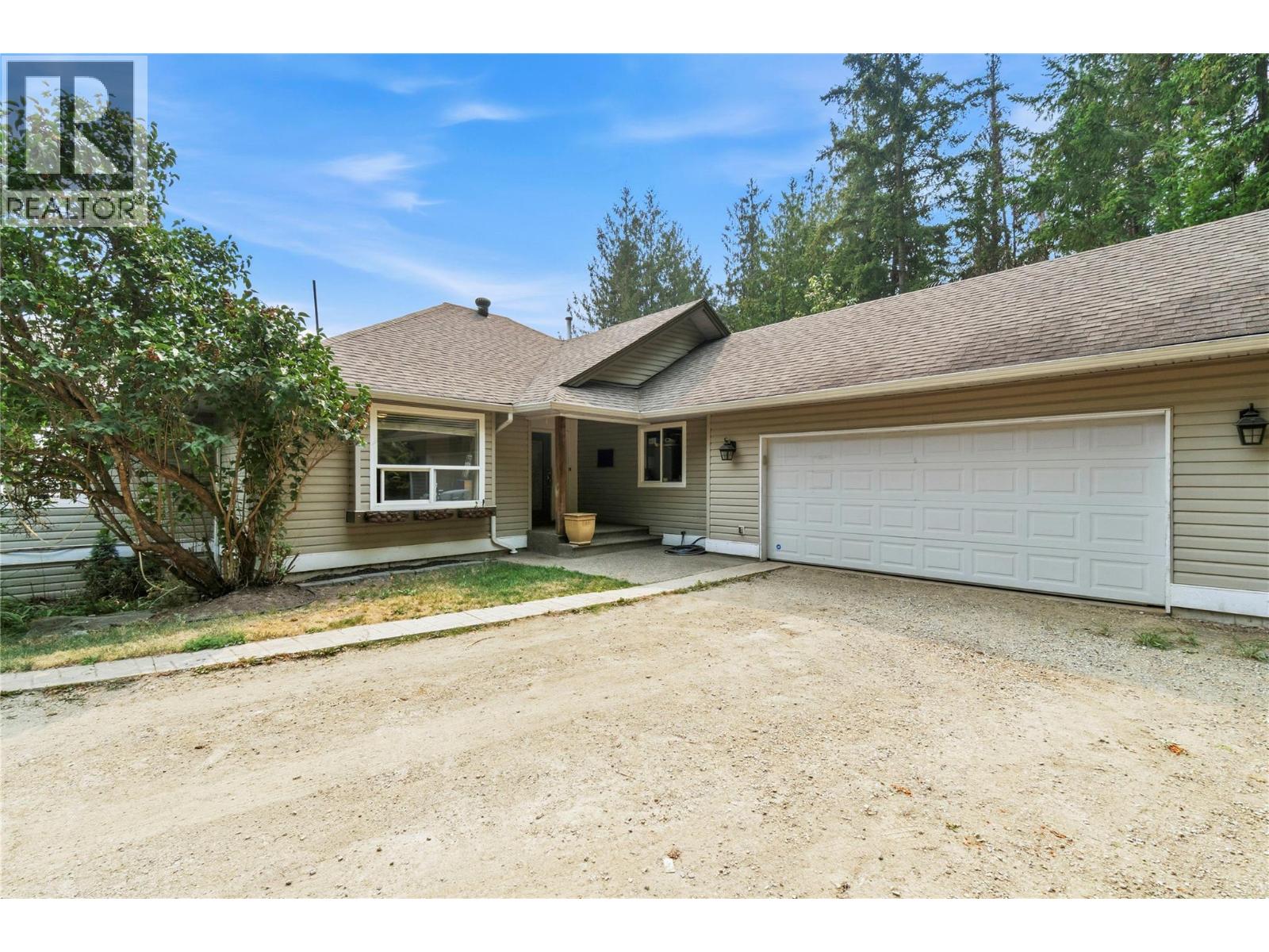 618 Elson Road, Sorrento, British Columbia  V0E 2W1 - Photo 1 - 10397383