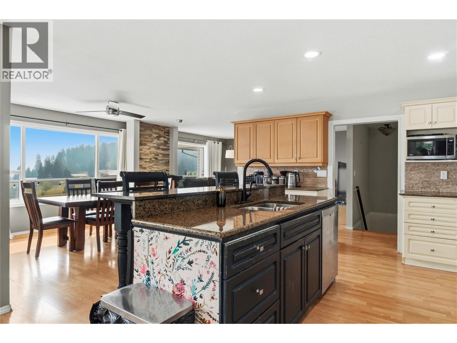 618 Elson Road, Sorrento, British Columbia  V0E 2W1 - Photo 25 - 10397383