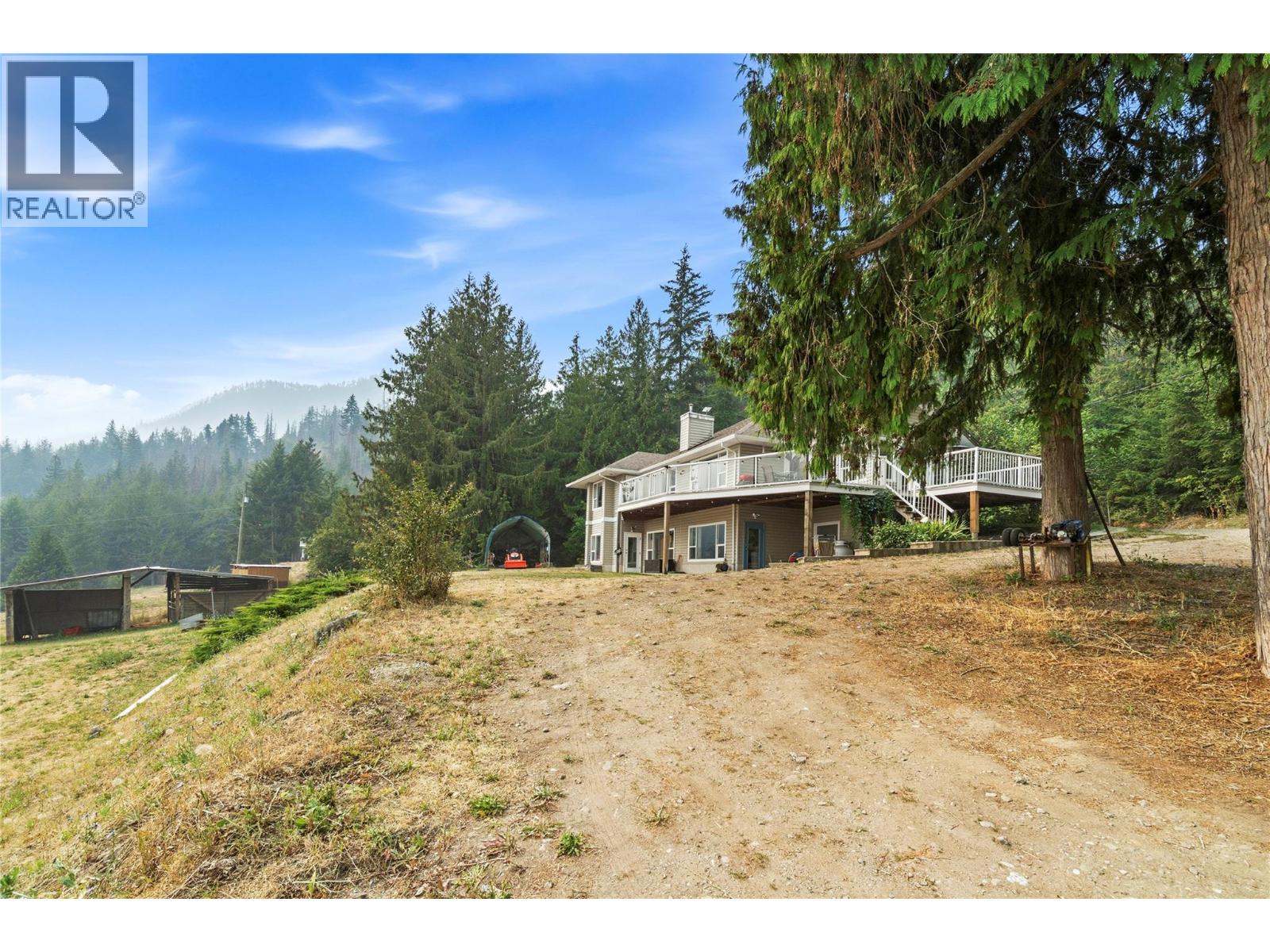 618 Elson Road, Sorrento, British Columbia  V0E 2W1 - Photo 3 - 10397383