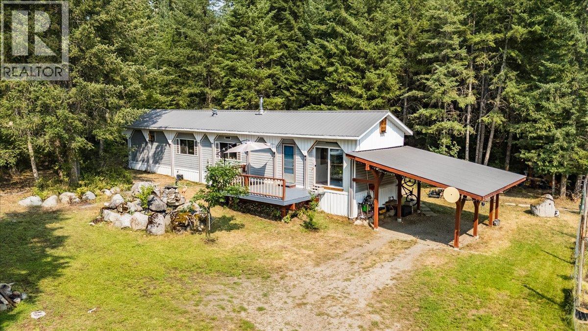 8864 Slocan  S Road, Slocan, British Columbia  V0G 2C0 - Photo 1 - 10397378