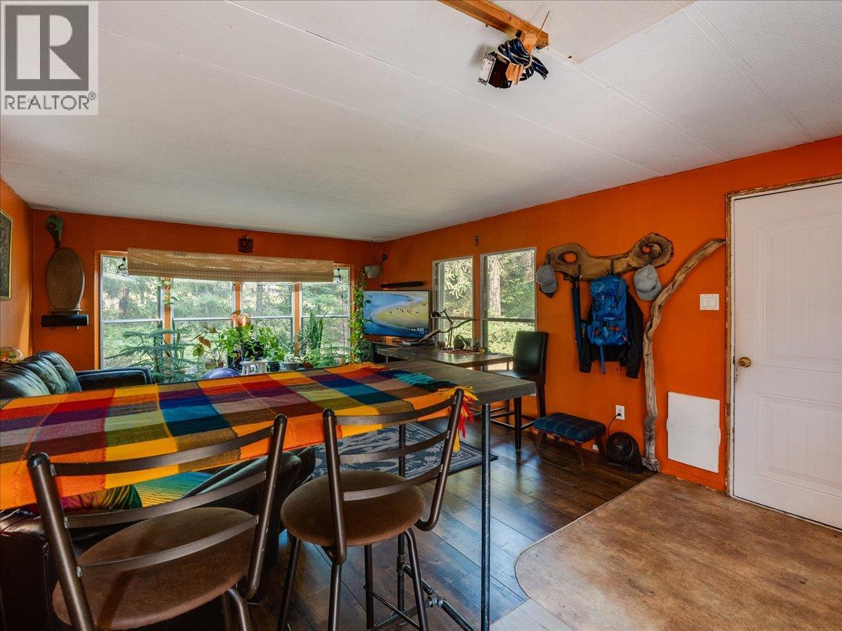 8864 Slocan  S Road, Slocan, British Columbia  V0G 2C0 - Photo 11 - 10397378
