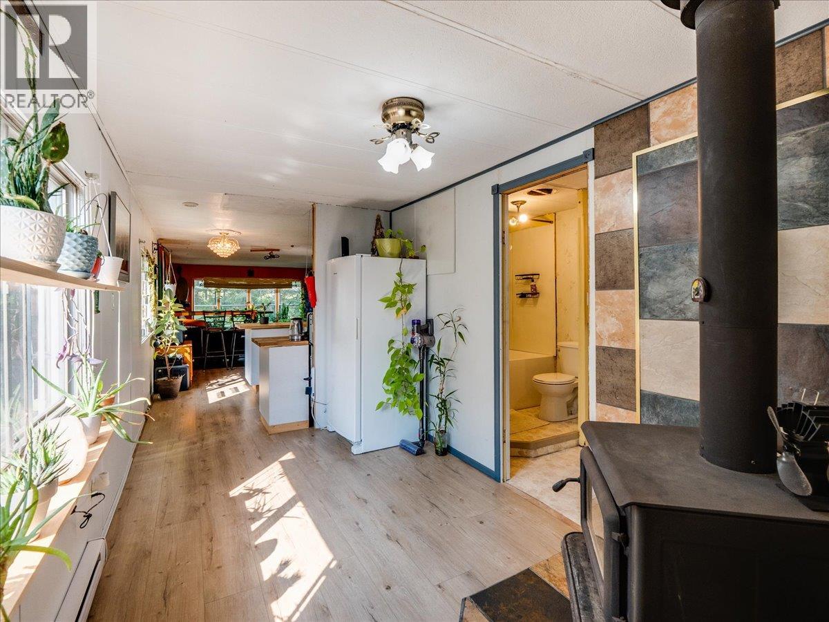 8864 Slocan  S Road, Slocan, British Columbia  V0G 2C0 - Photo 23 - 10397378