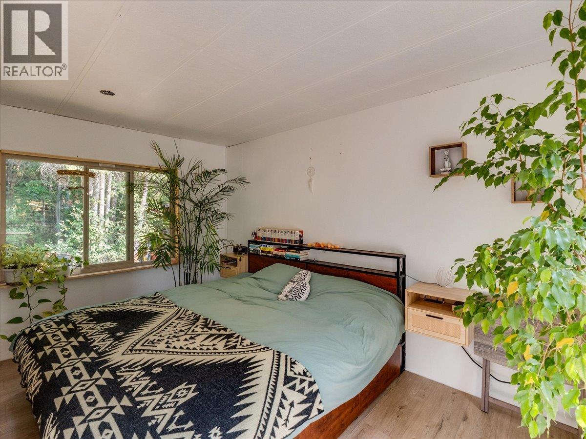 8864 Slocan  S Road, Slocan, British Columbia  V0G 2C0 - Photo 30 - 10397378