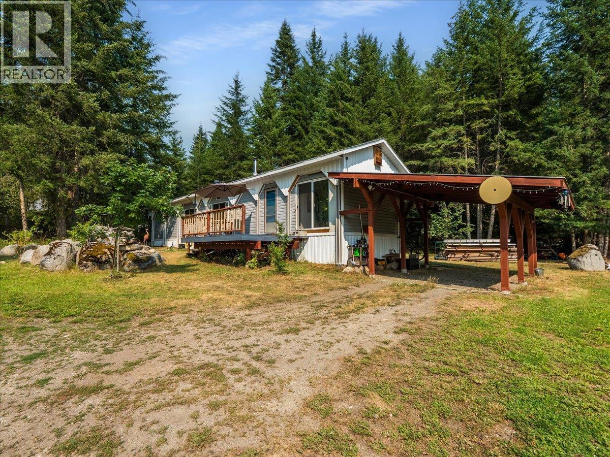 8864 Slocan  S Road, Slocan, British Columbia  V0G 2C0 - Photo 36 - 10397378