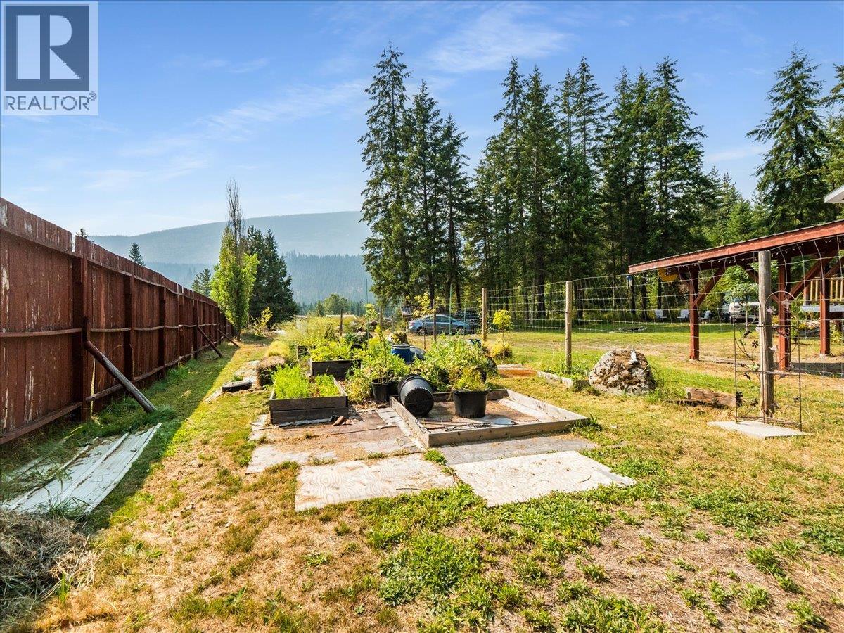 8864 Slocan  S Road, Slocan, British Columbia  V0G 2C0 - Photo 45 - 10397378