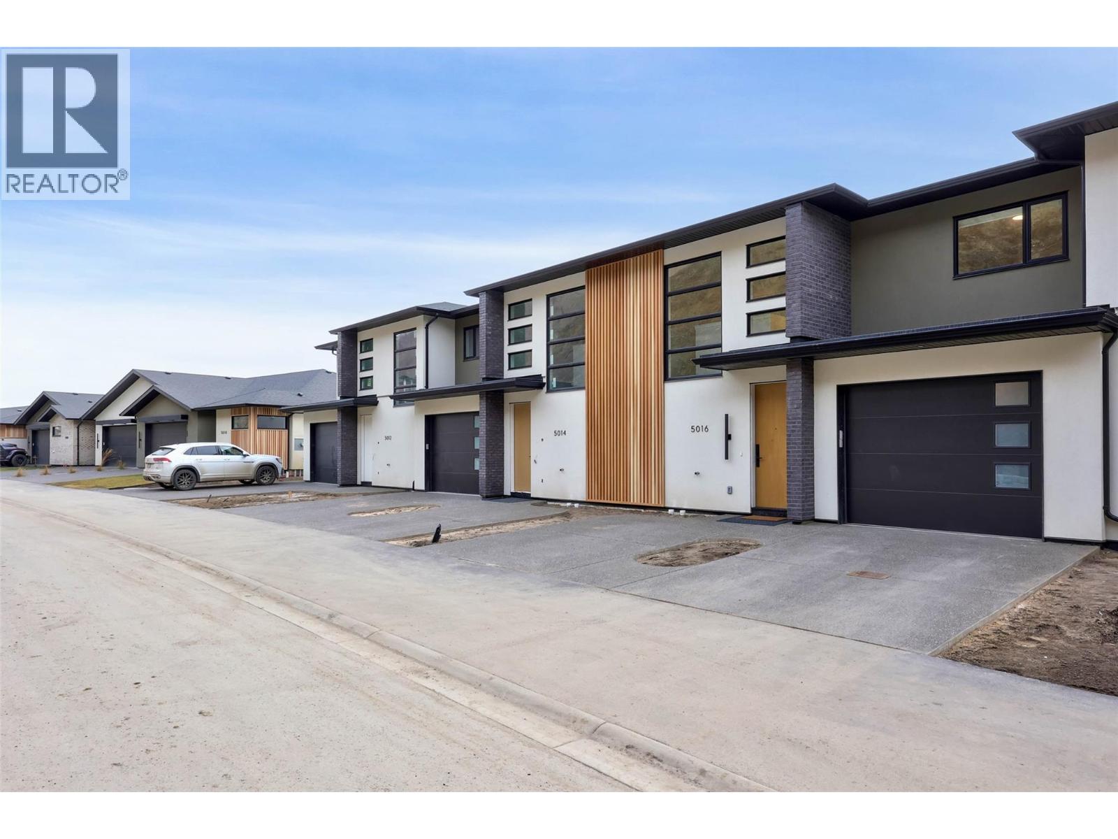 5044 Sun Rivers Drive, Kamloops, British Columbia  V2H 0E7 - Photo 1 - 10396795