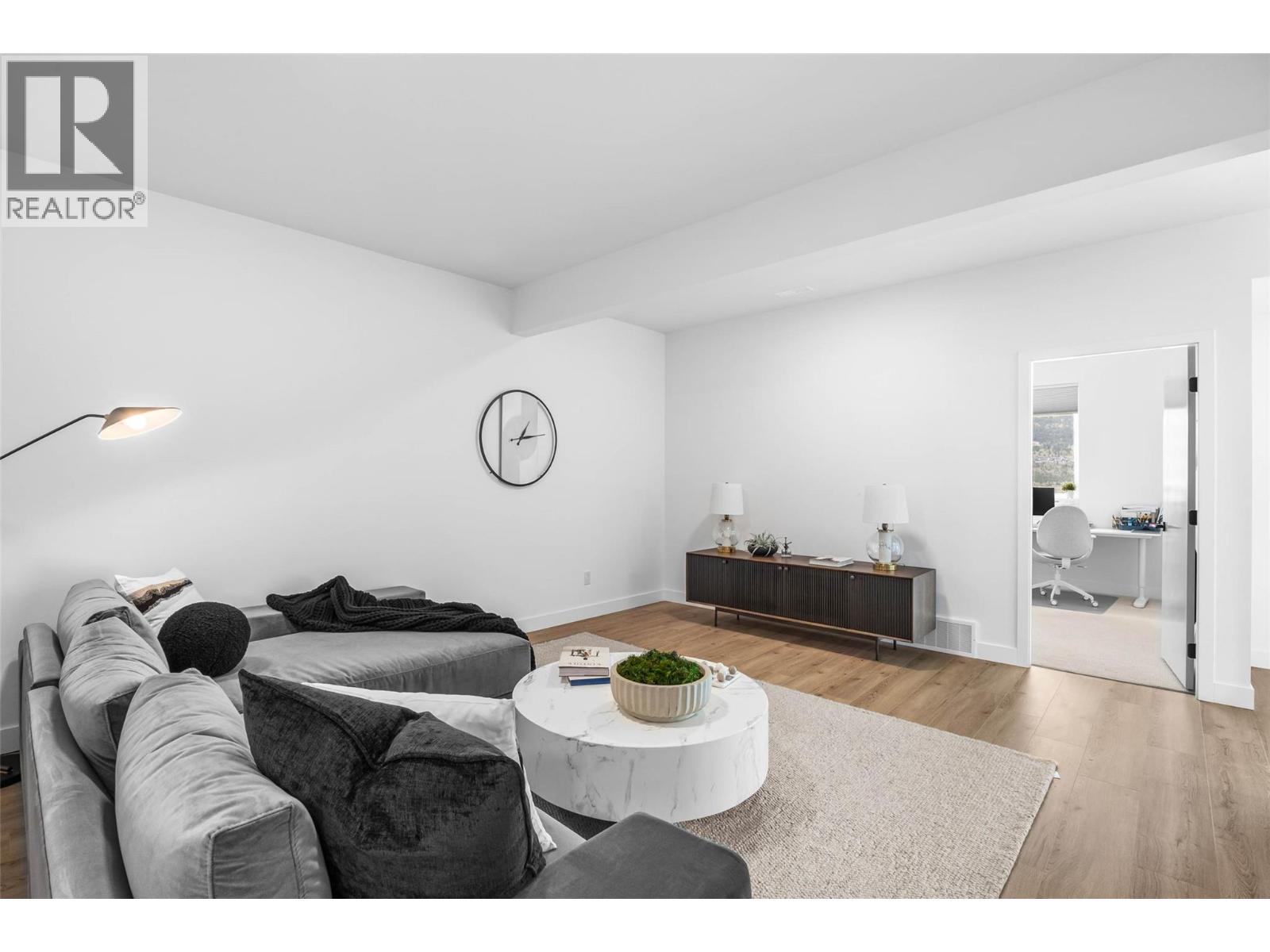 5048 Sun Rivers Drive, Kamloops, British Columbia  V2H 0E7 - Photo 12 - 10396793