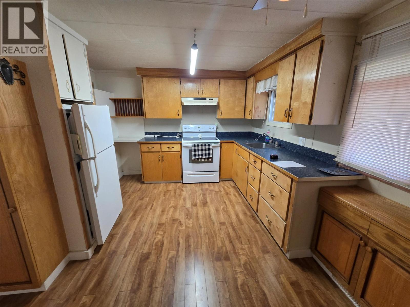 2633 5th Street, Olalla, British Columbia  V0X 1N6 - Photo 2 - 10397360