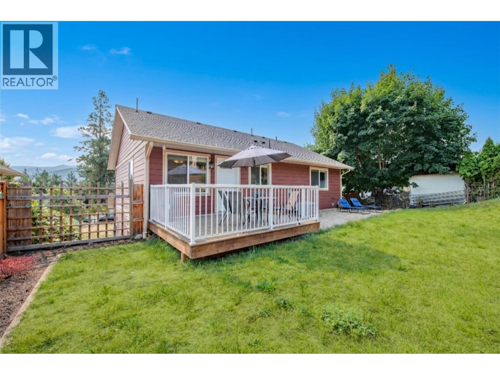 1808 Skyview Crescent, Lumby, British Columbia  V0E 2G0 - Photo 4 - 10396933