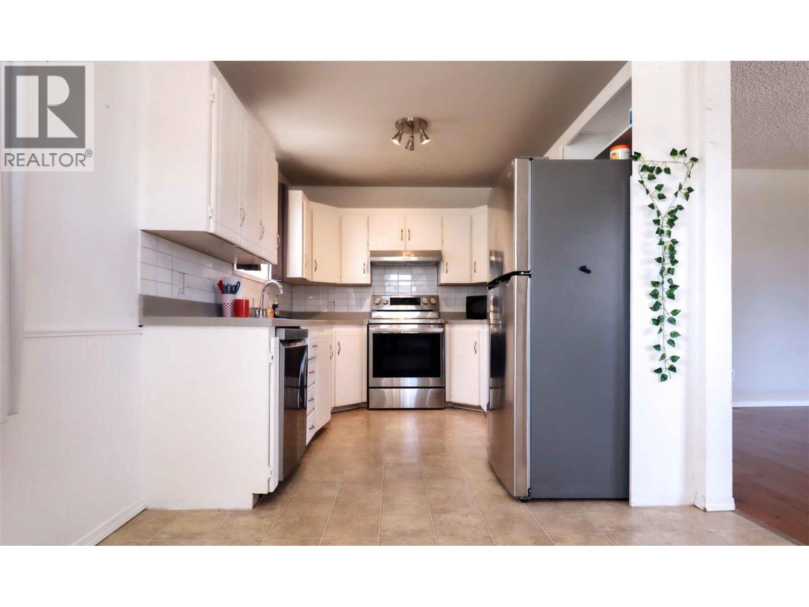 2805 Caen Road, Sorrento, British Columbia  V0E 2W0 - Photo 12 - 10397267