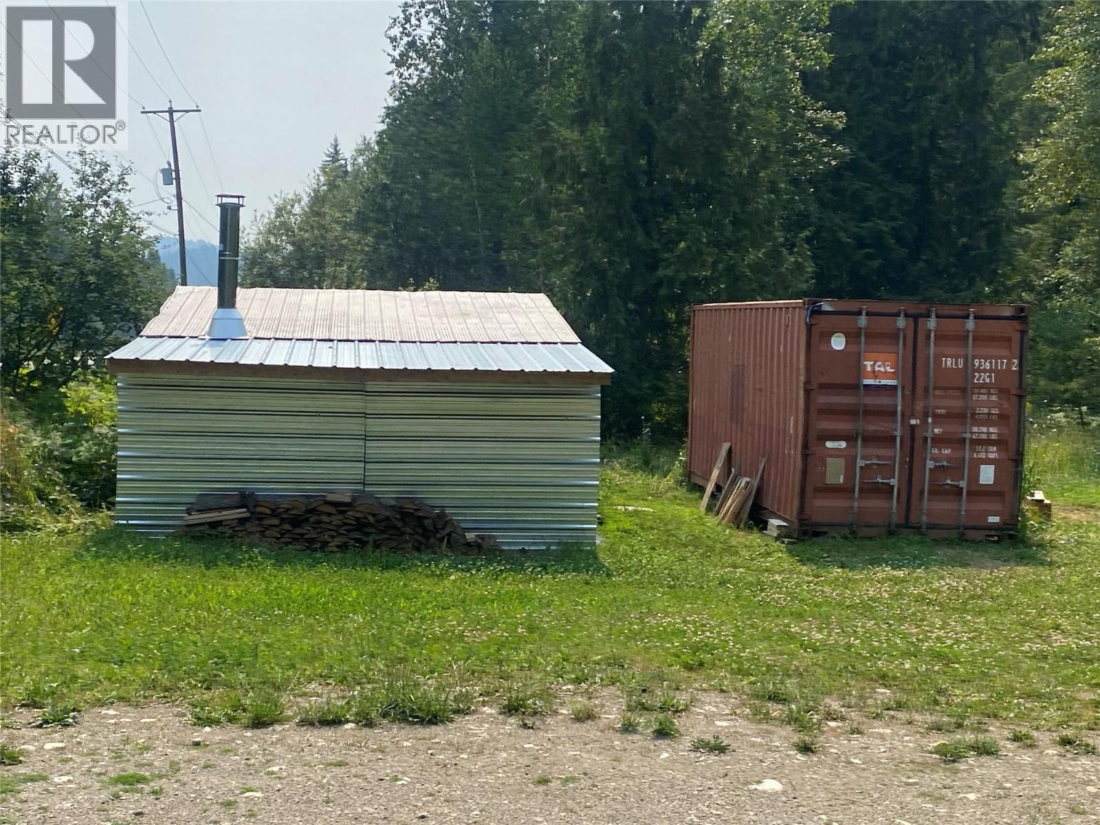 9052 6 Highway, Edgewood, British Columbia  V0G 1J0 - Photo 5 - 10397413