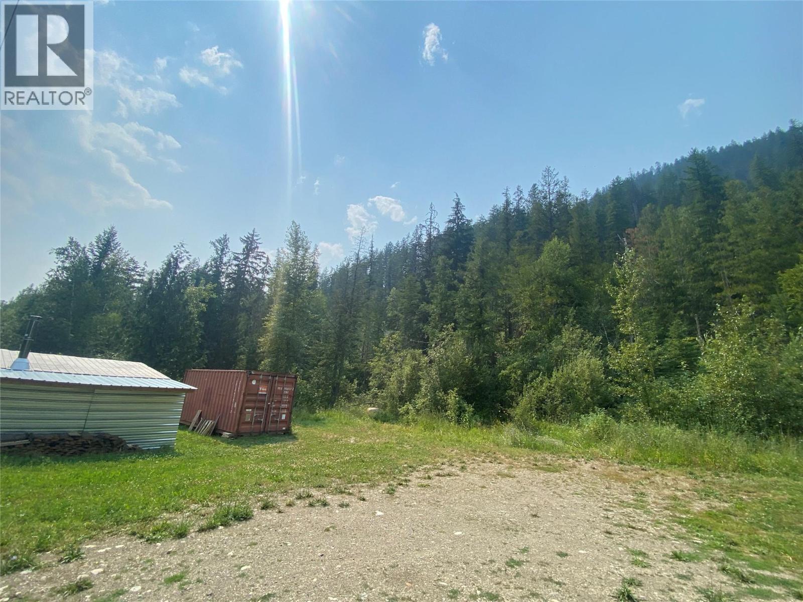 9052 6 Highway, Edgewood, British Columbia  V0G 1J0 - Photo 7 - 10397413