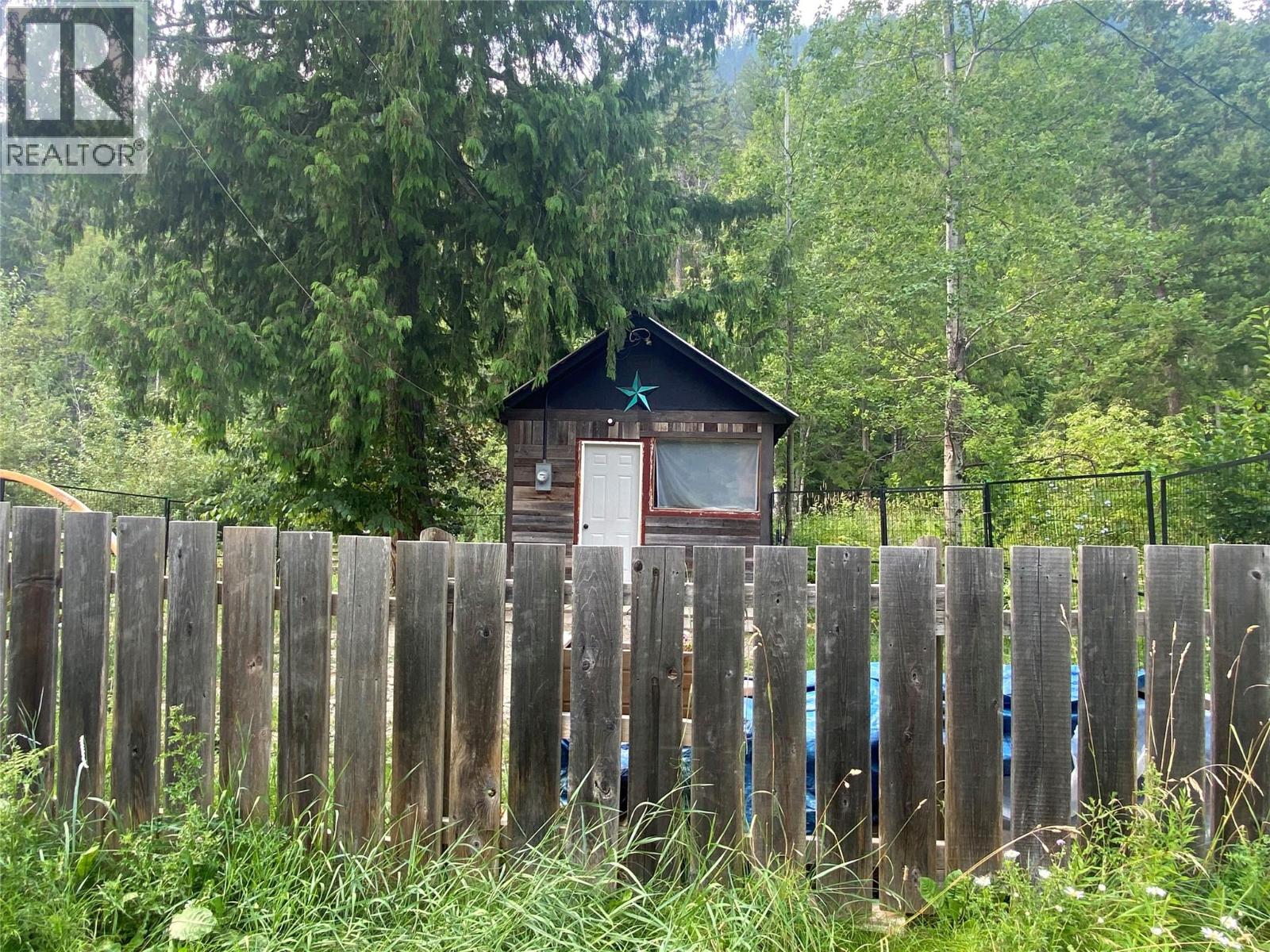 9052 6 Highway, Edgewood, British Columbia  V0G 1J0 - Photo 9 - 10397413