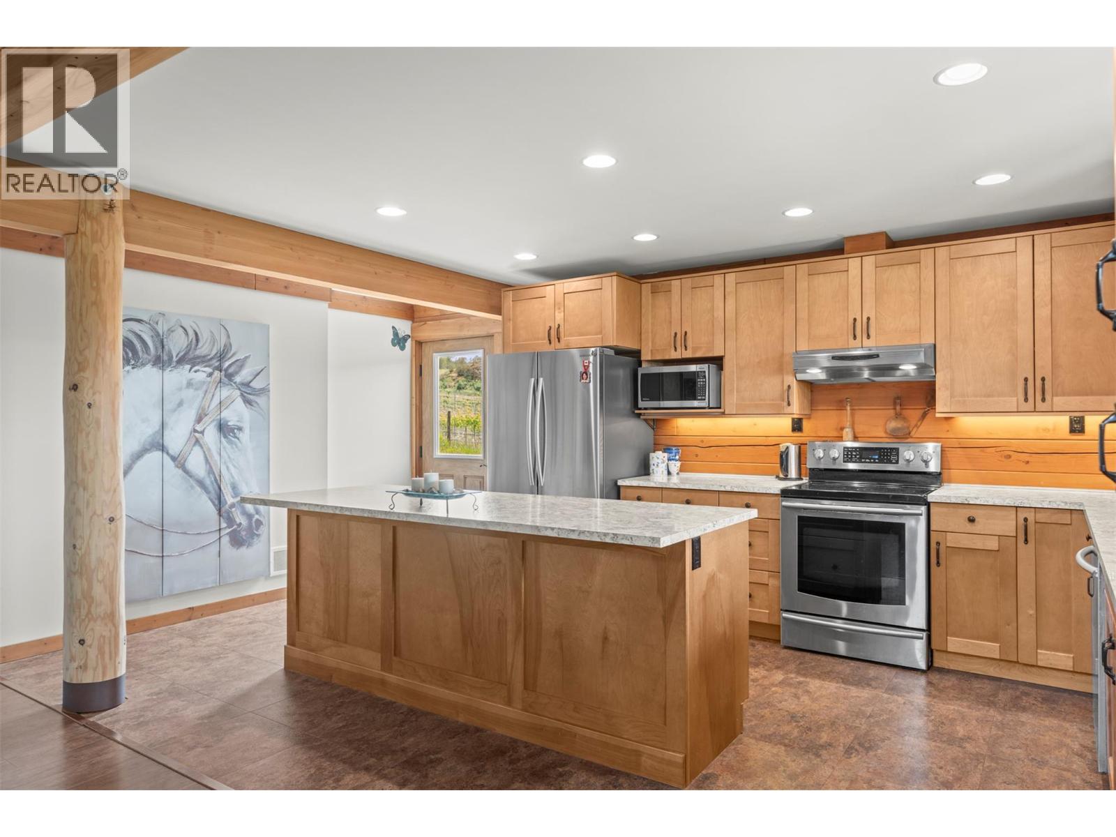 9371 6 Highway, Coldstream, British Columbia  V1B 3B5 - Photo 15 - 10397315