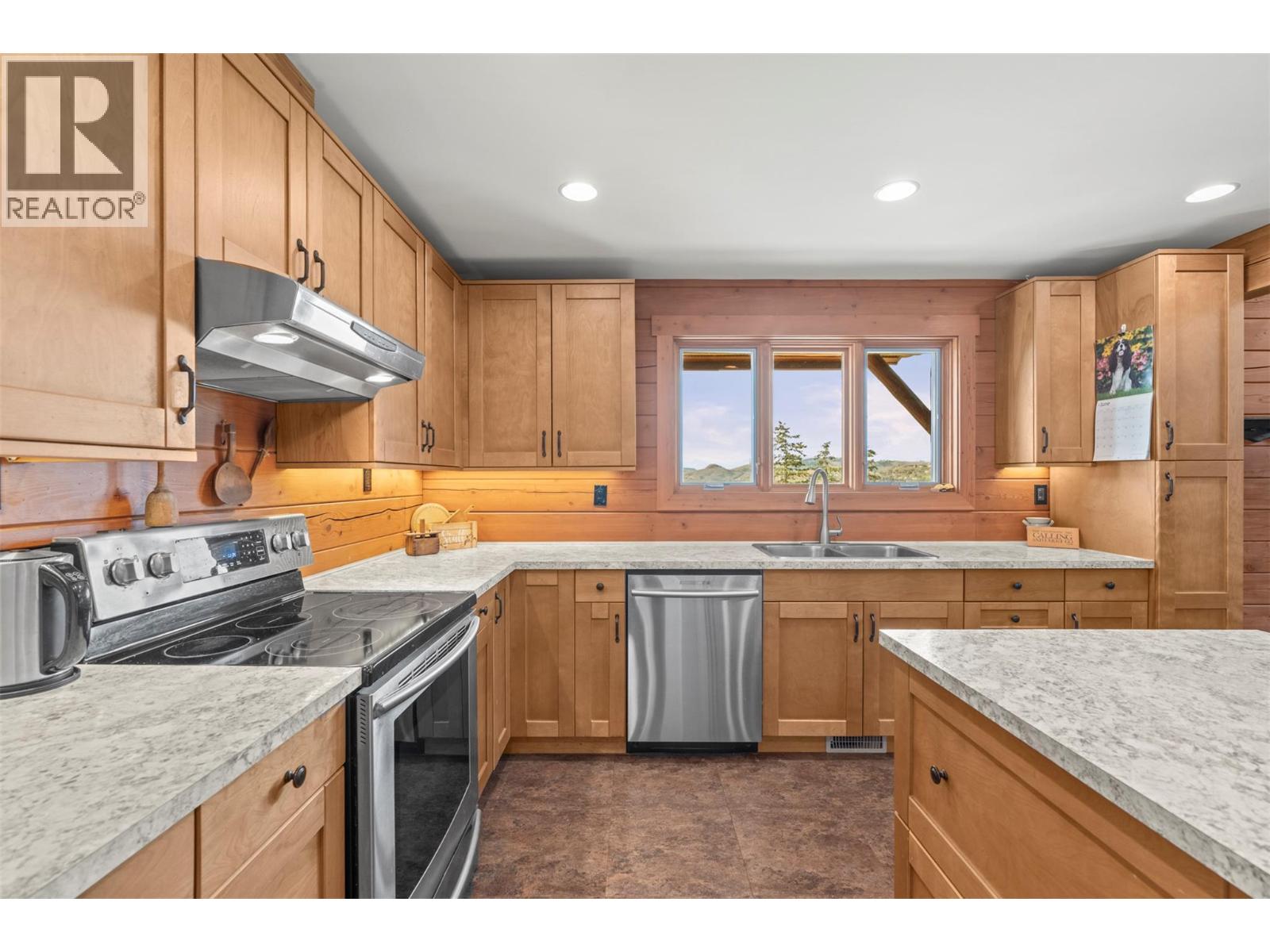 9371 6 Highway, Coldstream, British Columbia  V1B 3B5 - Photo 19 - 10397315