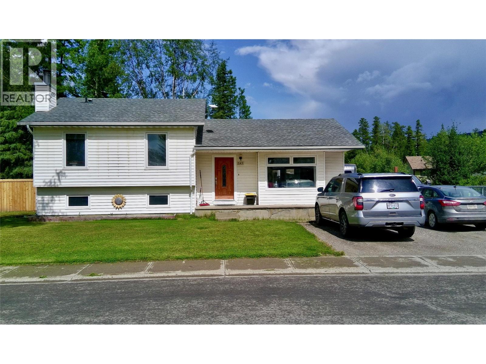 143 Bergeron Drive, Tumbler Ridge, British Columbia  V0C 2W0 - Photo 1 - 10397467