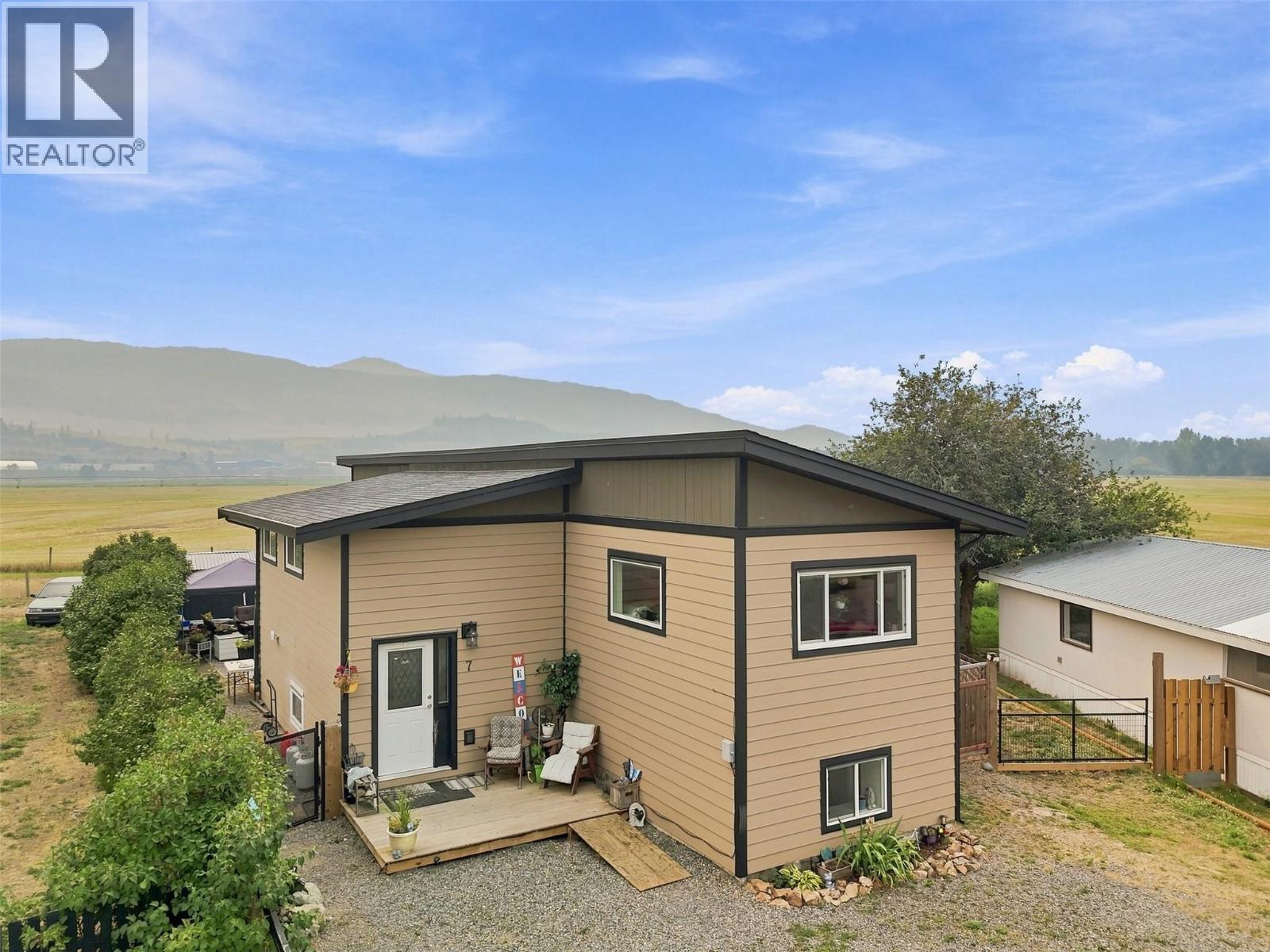 159 Zirnhelt Road Unit# 7, Kamloops, British Columbia  V2H 3B0 - Photo 2 - 10397457