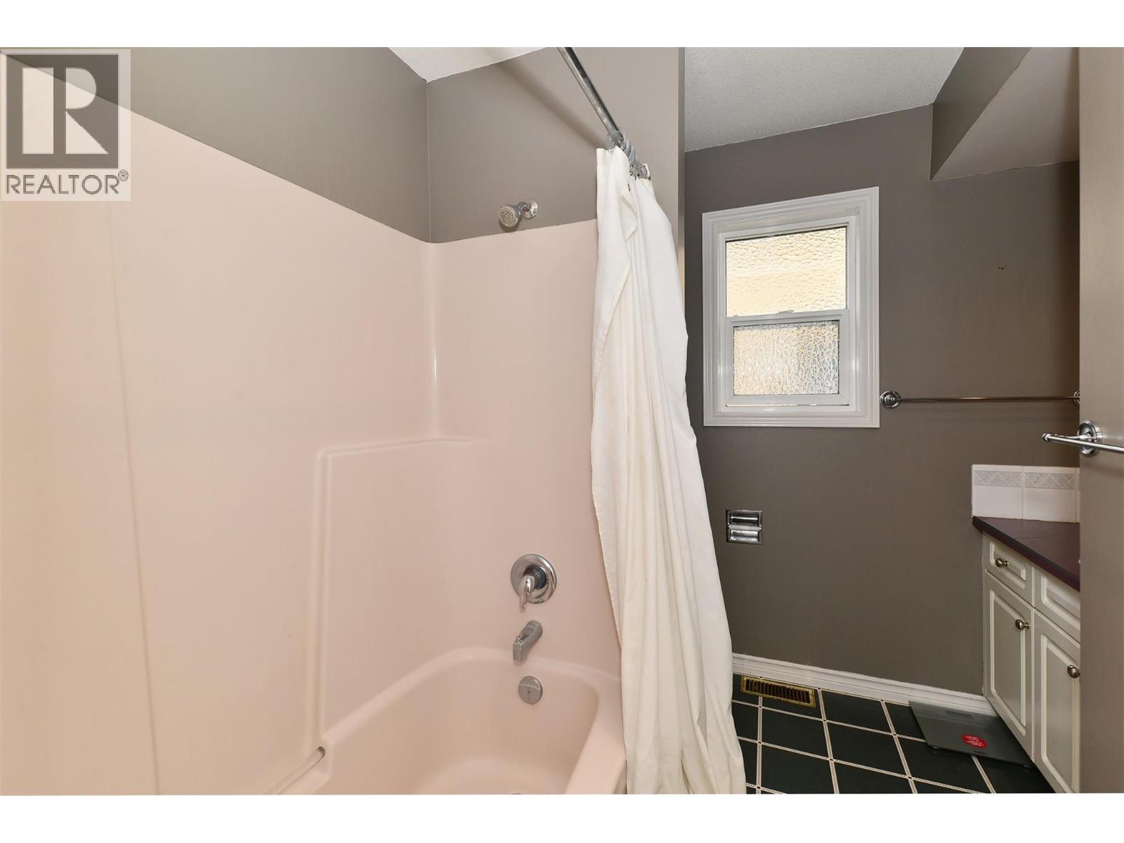 1412 Lawrence Avenue, Kelowna, British Columbia  V1Y 6M8 - Photo 16 - 10397354
