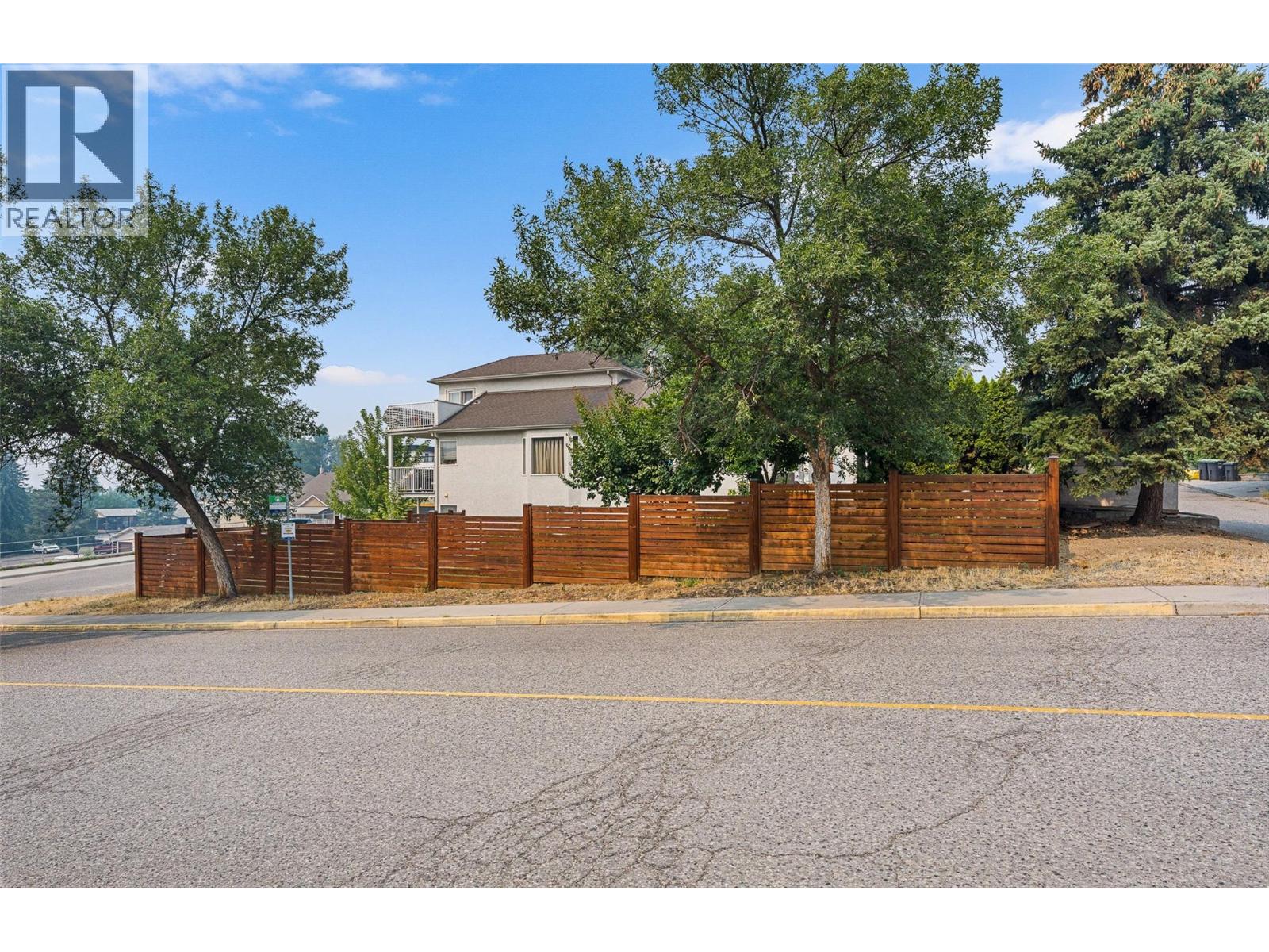 1412 Lawrence Avenue, Kelowna, British Columbia  V1Y 6M8 - Photo 32 - 10397354