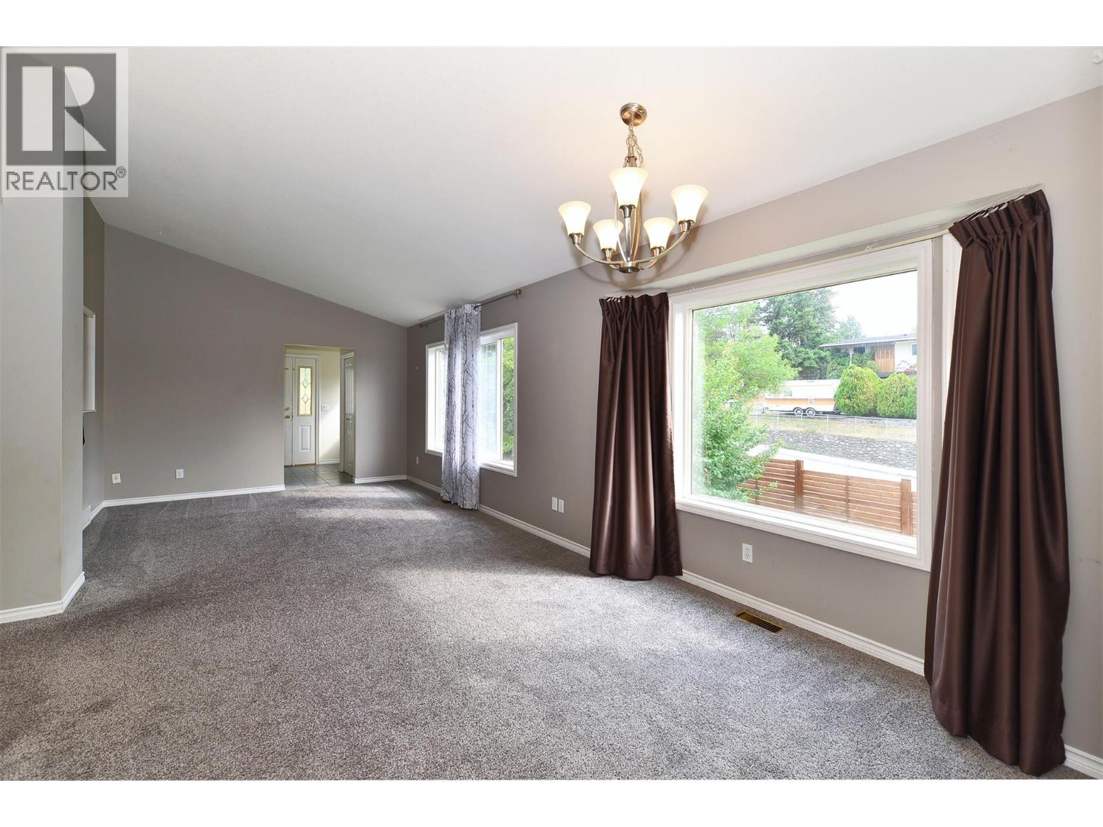 1412 Lawrence Avenue, Kelowna, British Columbia  V1Y 6M8 - Photo 4 - 10397354