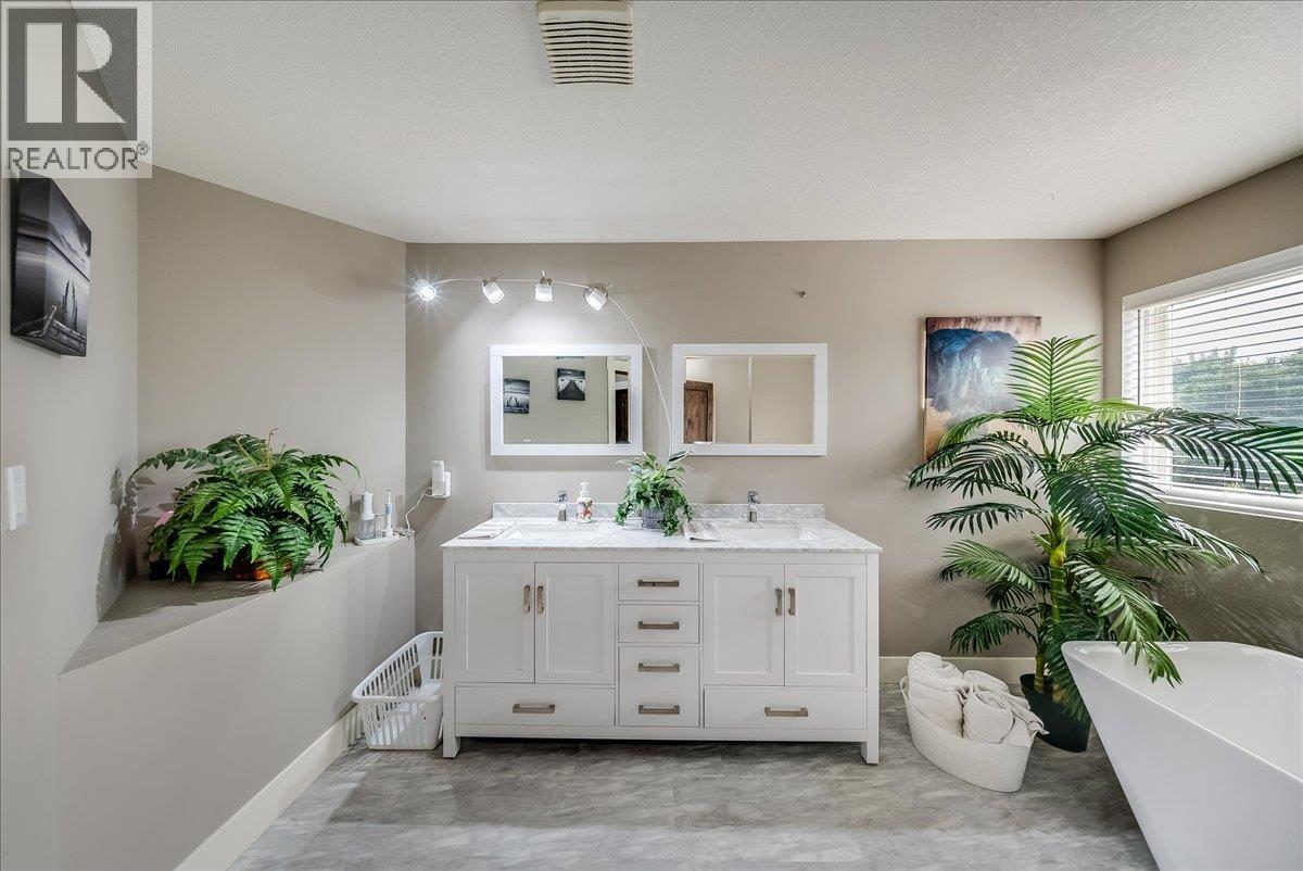 1021 Bridgeview Crescent, Castlegar, British Columbia  V1N 4K9 - Photo 26 - 10397456