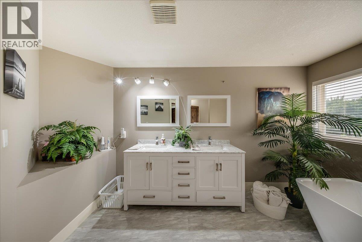 1021 Bridgeview Crescent, Castlegar, British Columbia  V1N 4K9 - Photo 27 - 10397456