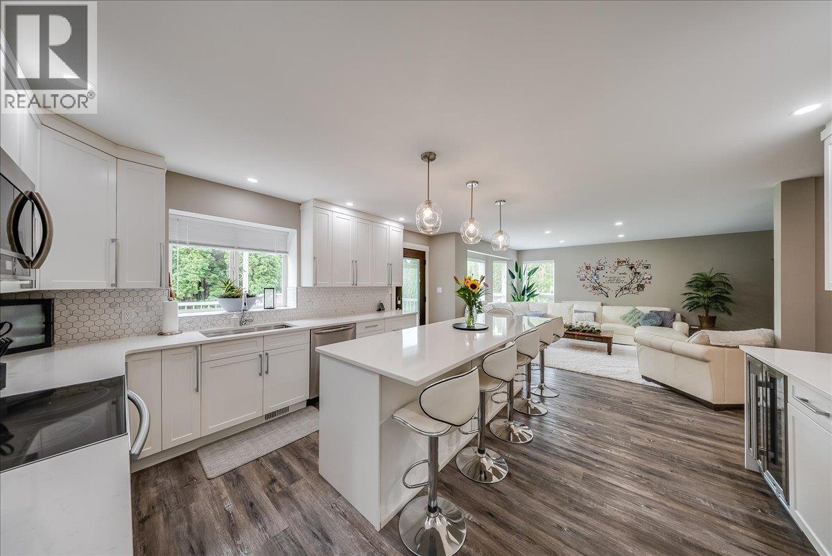 1021 Bridgeview Crescent, Castlegar, British Columbia  V1N 4K9 - Photo 3 - 10397456