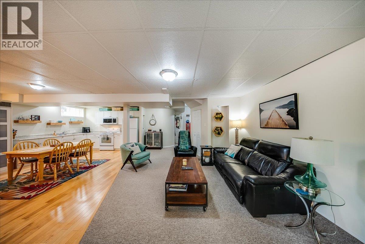 1021 Bridgeview Crescent, Castlegar, British Columbia  V1N 4K9 - Photo 36 - 10397456