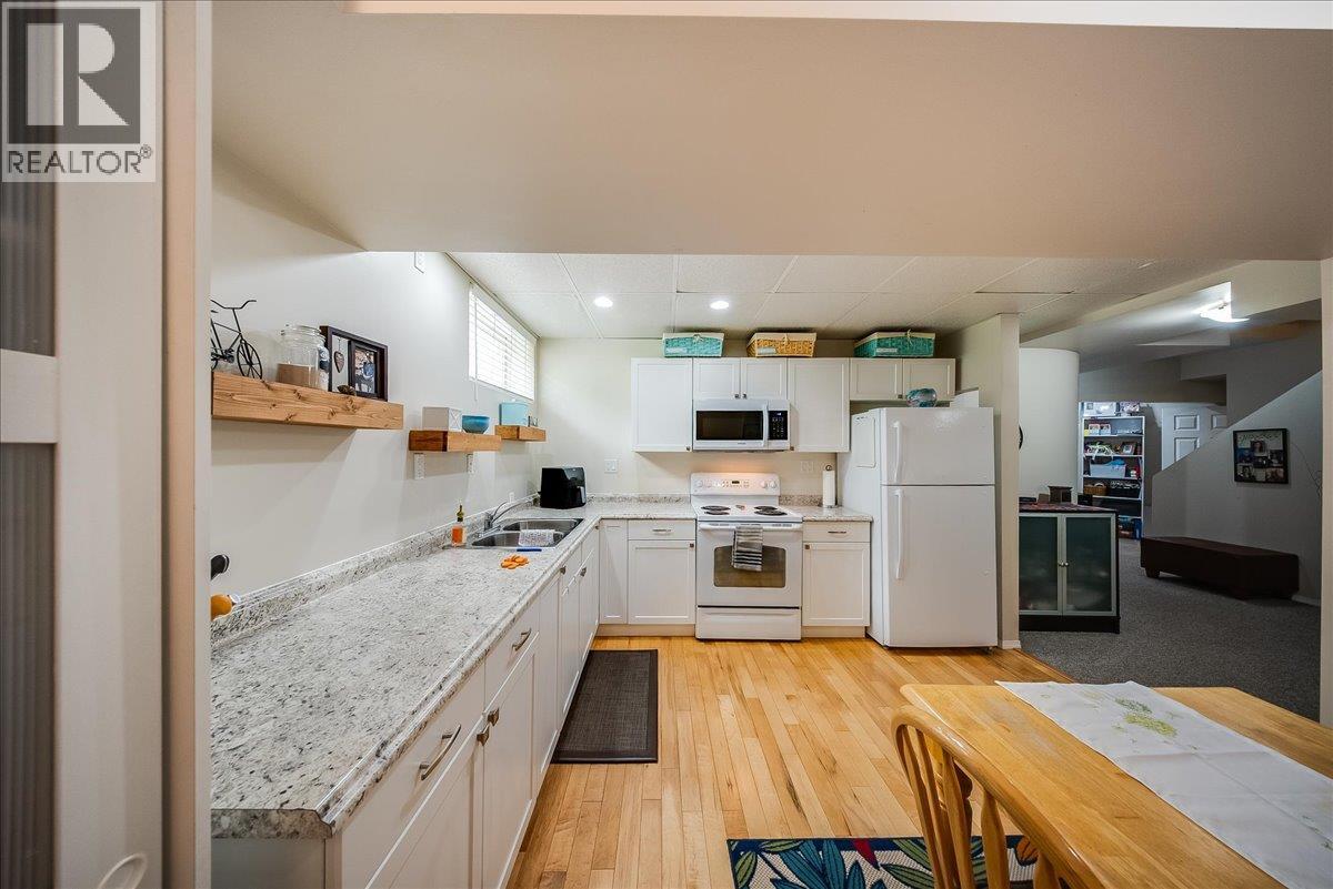 1021 Bridgeview Crescent, Castlegar, British Columbia  V1N 4K9 - Photo 43 - 10397456