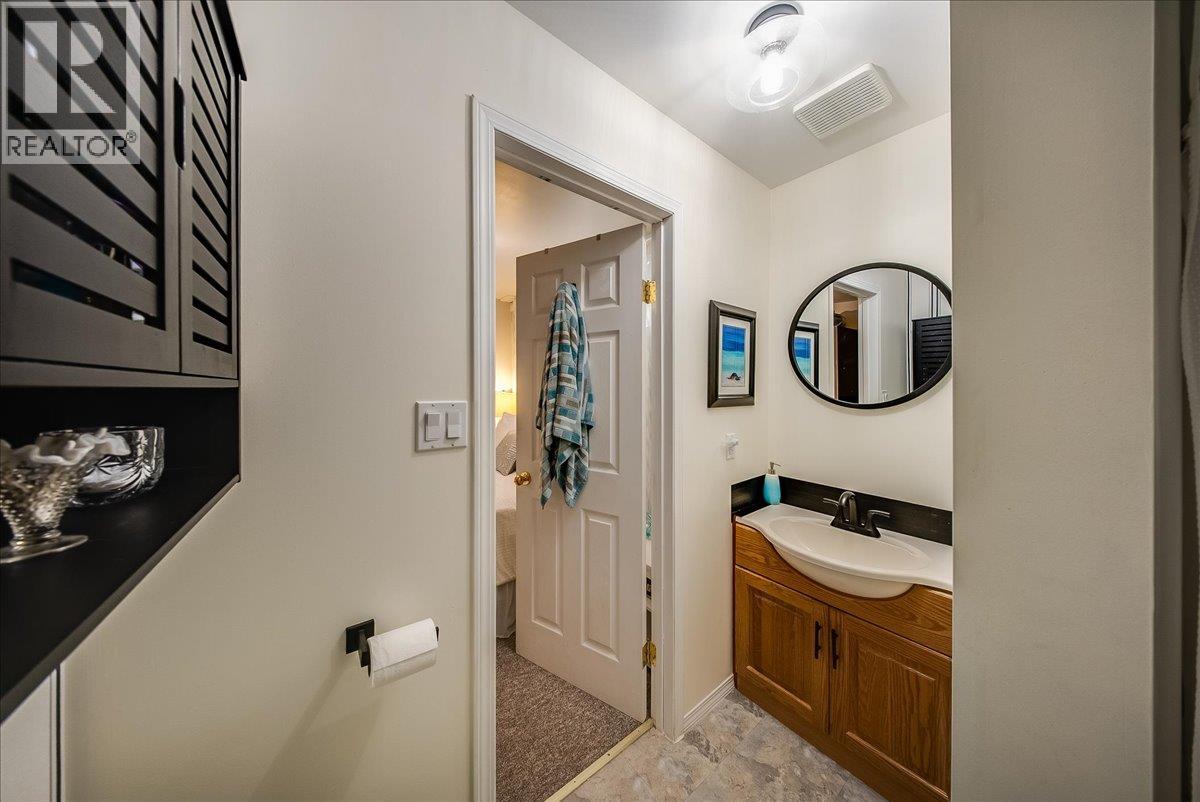 1021 Bridgeview Crescent, Castlegar, British Columbia  V1N 4K9 - Photo 46 - 10397456
