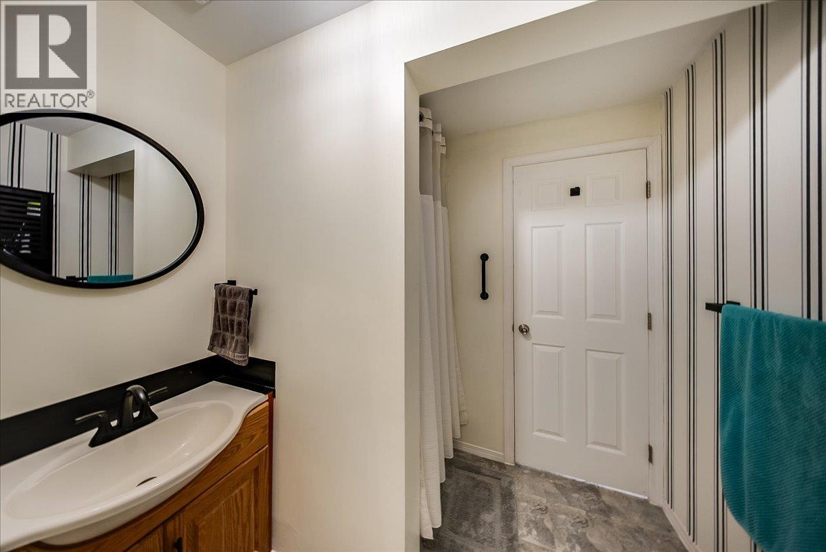 1021 Bridgeview Crescent, Castlegar, British Columbia  V1N 4K9 - Photo 47 - 10397456
