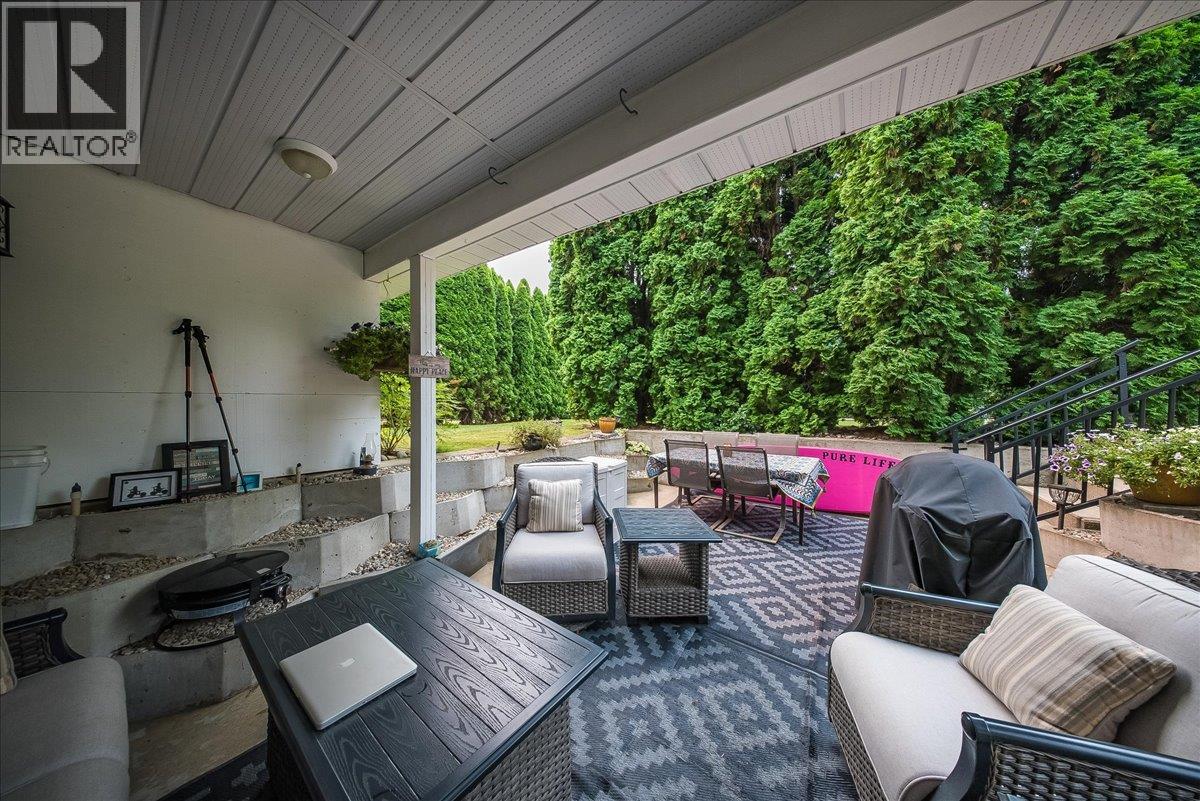1021 Bridgeview Crescent, Castlegar, British Columbia  V1N 4K9 - Photo 49 - 10397456
