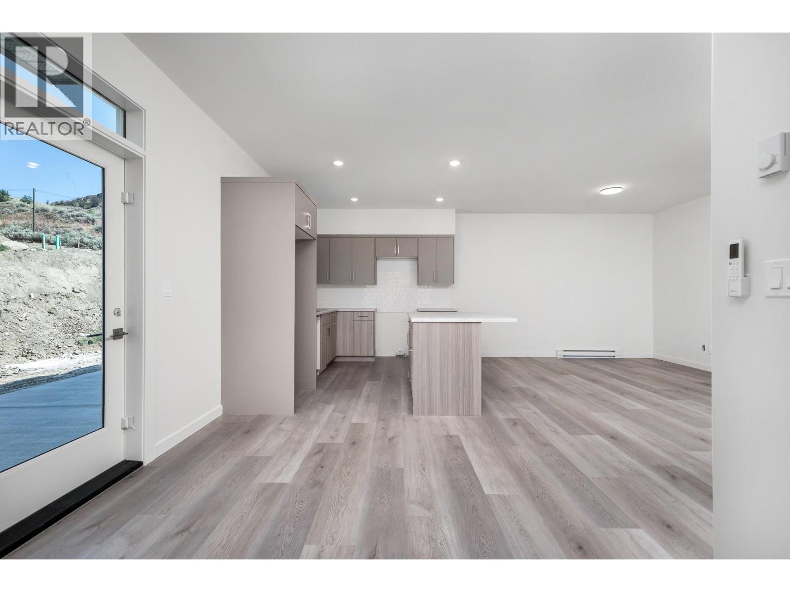 4313 Painted Turtle Drive, Vernon, British Columbia  V1H 1A2 - Photo 6 - 10397163