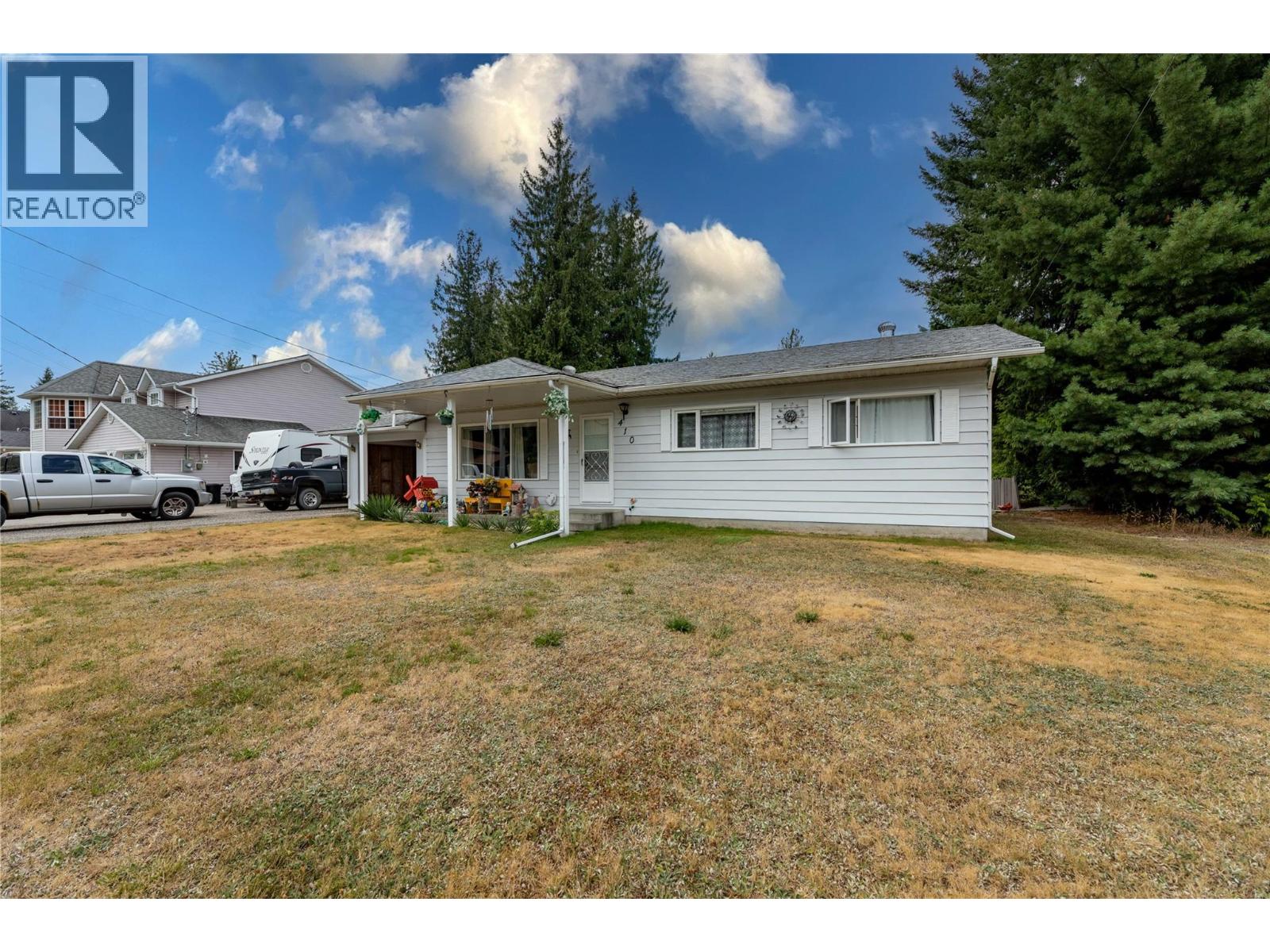 410 Oak Avenue, Sicamous, British Columbia  V0E 2V1 - Photo 1 - 10395193