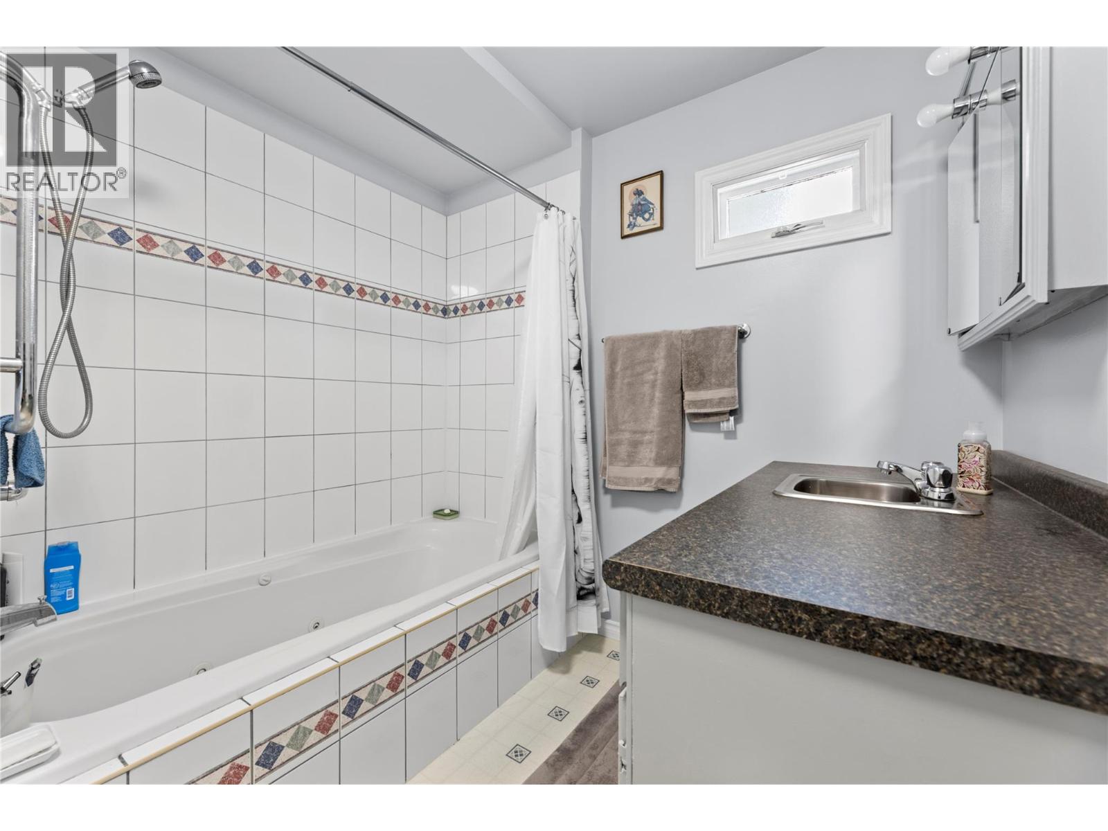 410 Oak Avenue, Sicamous, British Columbia  V0E 2V1 - Photo 10 - 10395193