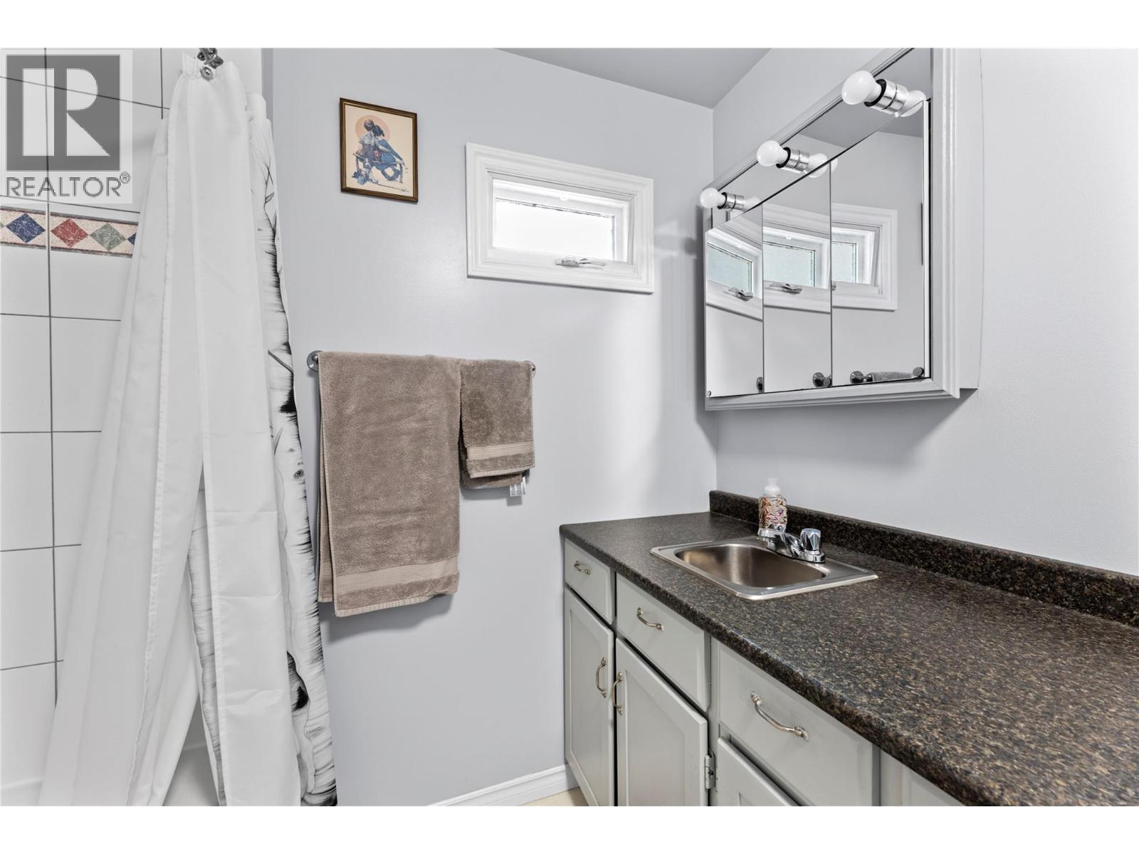 410 Oak Avenue, Sicamous, British Columbia  V0E 2V1 - Photo 11 - 10395193
