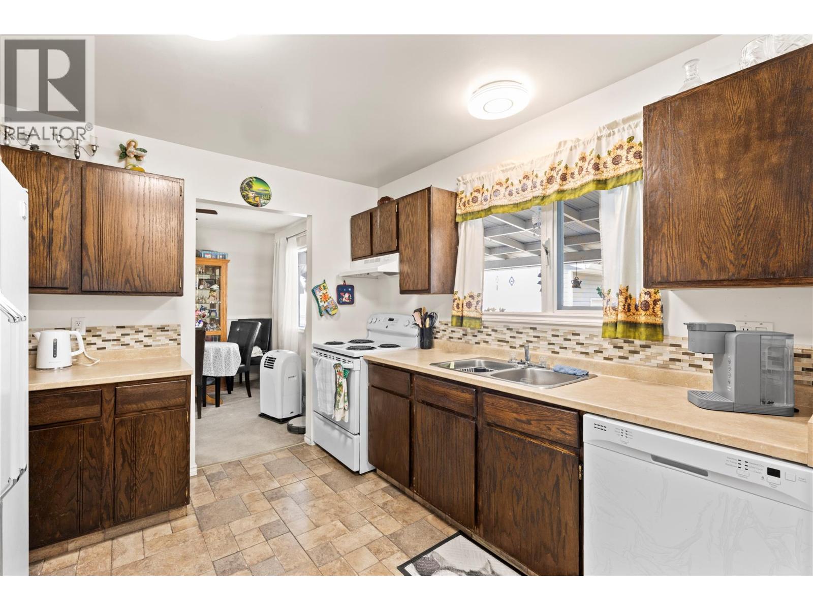 410 Oak Avenue, Sicamous, British Columbia  V0E 2V1 - Photo 8 - 10395193