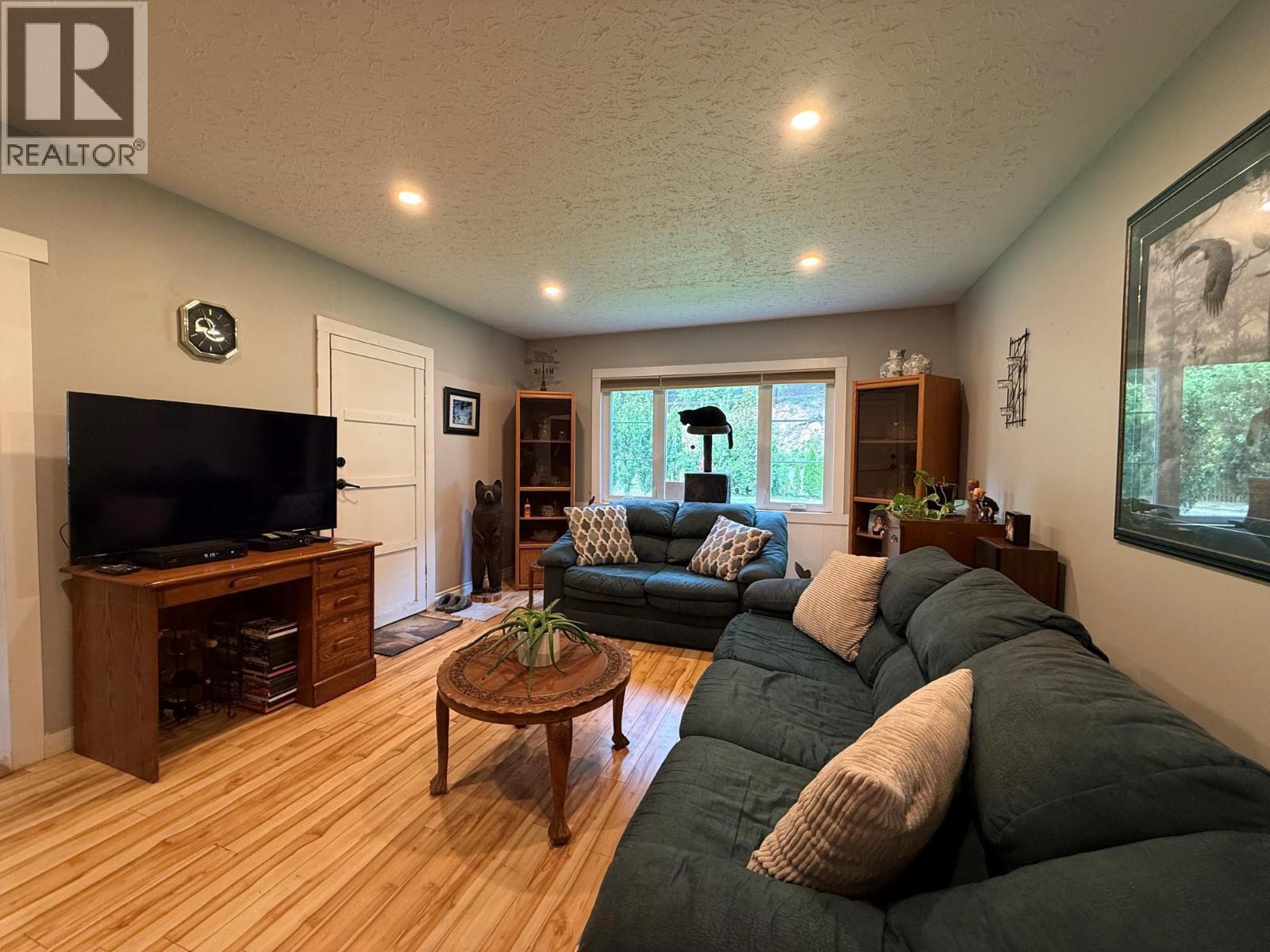 620 Clearwater Village Road, Clearwater, British Columbia  V0E 1N1 - Photo 11 - 10397472